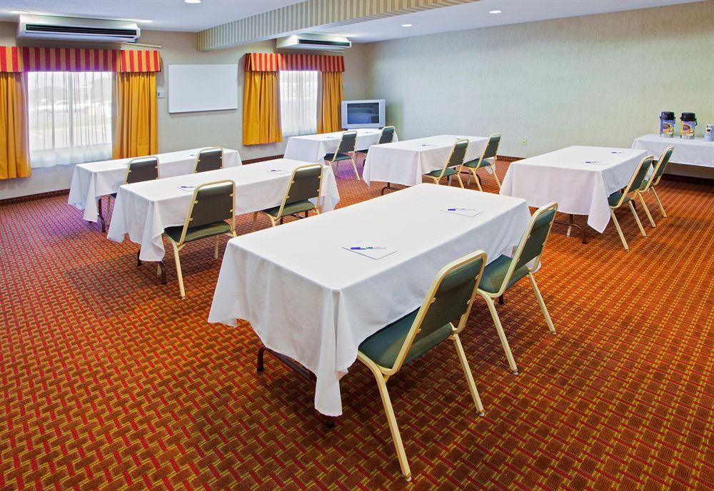 Best Western Plus Покомоук-Сіті Зручності фото